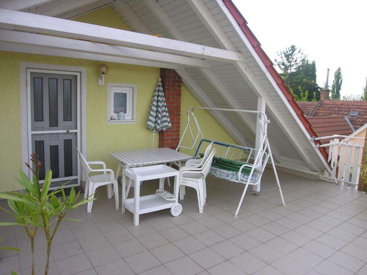 Apartment In Balatonlelle/Balaton 19144 Eksteriør bilde